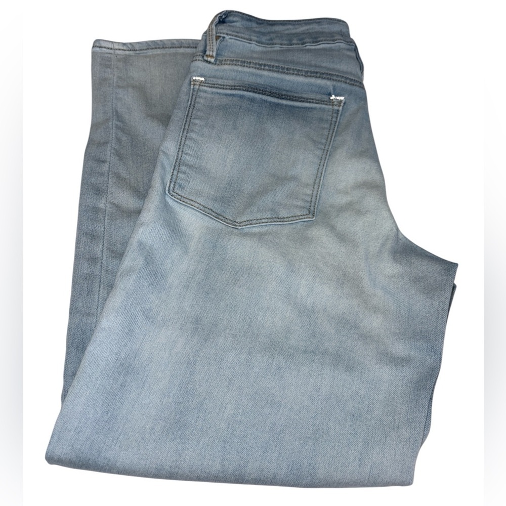 Athleta jeans Sculptek slim style button/zip close straight leg pockets Size 4